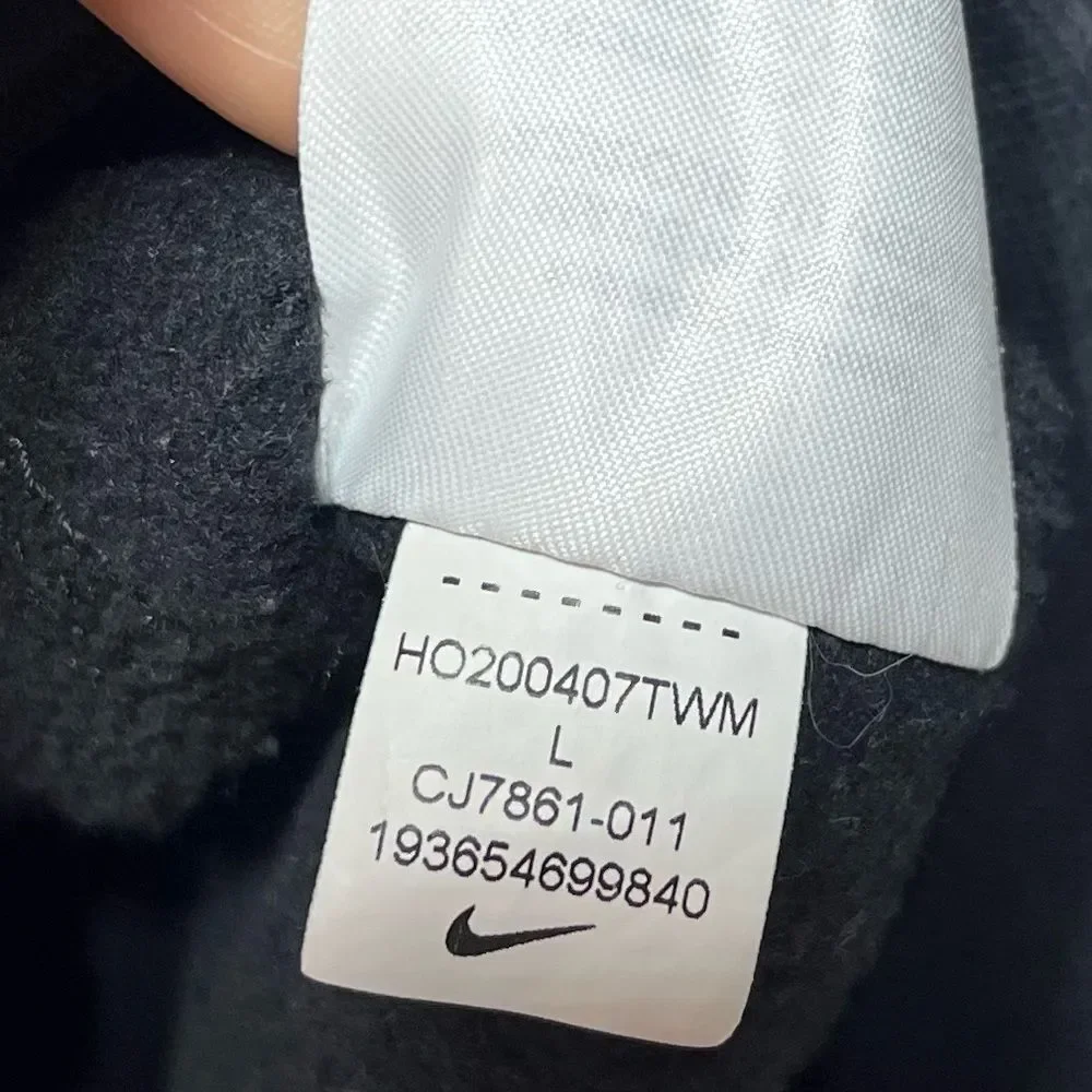 Nike Big Kids Swoosh Black Hoodie L